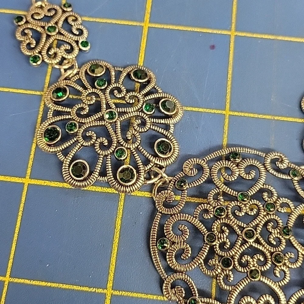 Emerald Faux Silver Tone 30